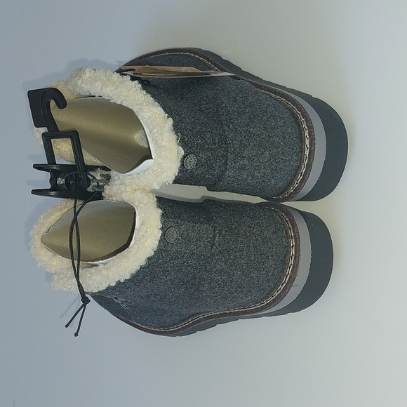 Madden NYC Hiker Wedge Boots - Picture 4 of 12